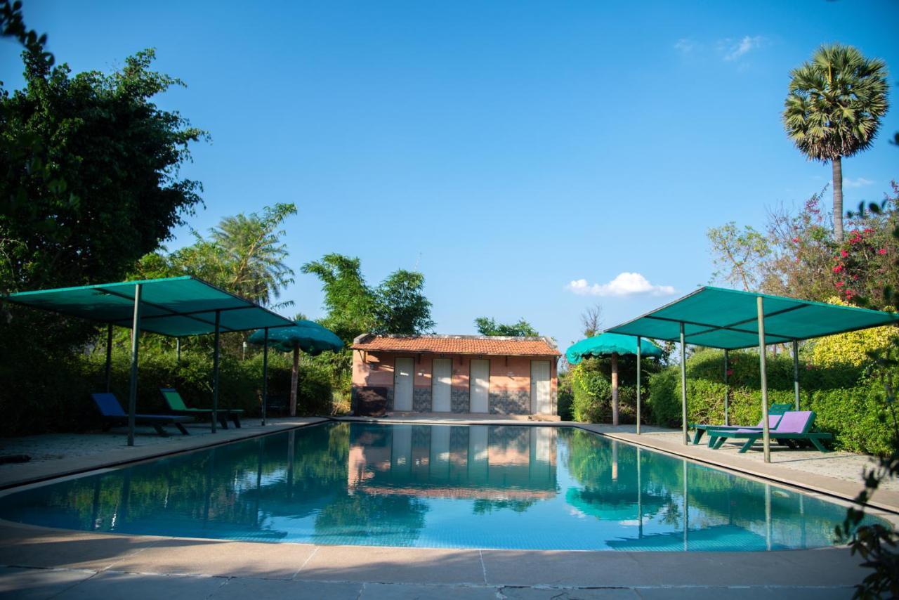 The Mountain Retreat Hotel Tiruvannamalai Bagian luar foto